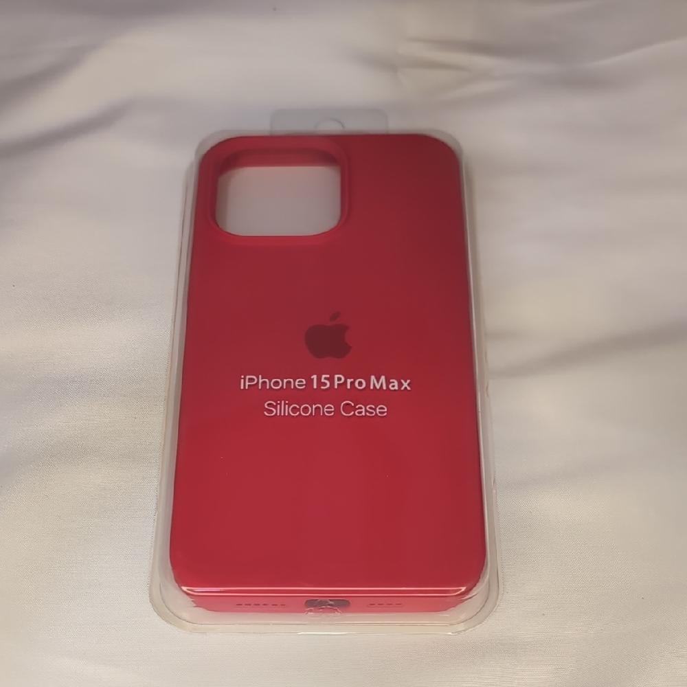 Apple iPhone 15 Pro Max Silicone Case - Bold Red